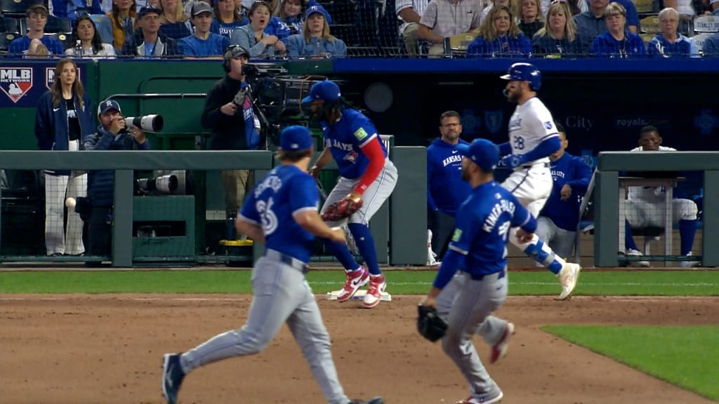 Vladimir Guerrero Jr. commits error in Blue Jays loss to Royals