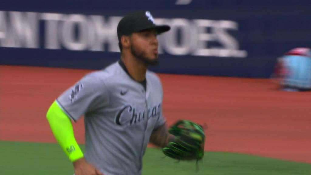 Ex-Brewer pitcher a bit wild in 1st start with White Sox
