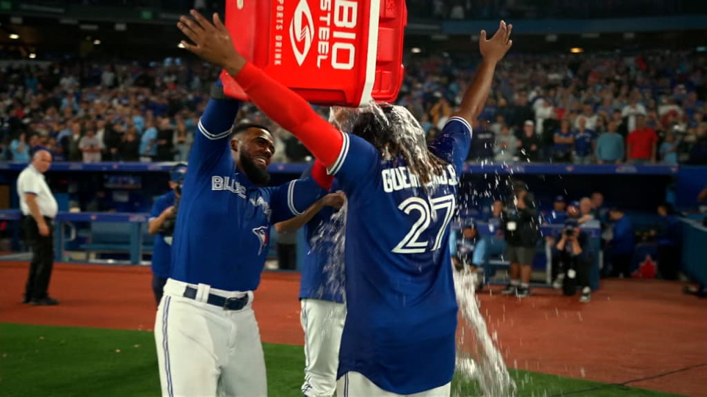 Edwin Encarnacion hits walk-off home run, Blue Jays top Marlins