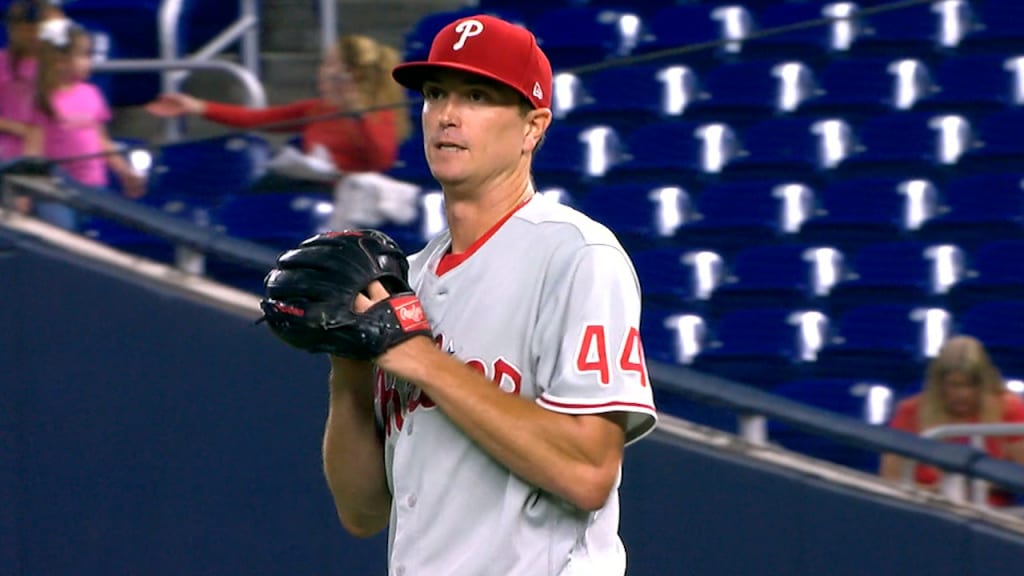 JT Realmuto hits inside-the-park home run to inch Phillies closer to NLCS