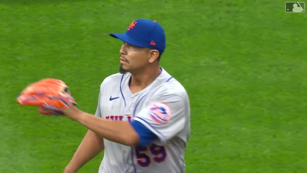 Mets' Carrasco gets violation before throwing his 1st pitch