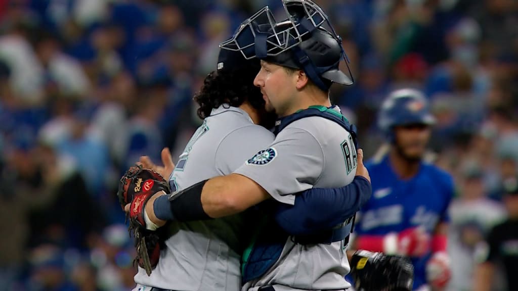 Mariners' Luis Castillo blanks Blue Jays in Game 1