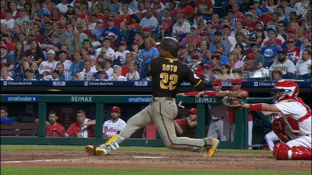 300th career homerun for Manny Machado!!! 💪 🎥: @mlb