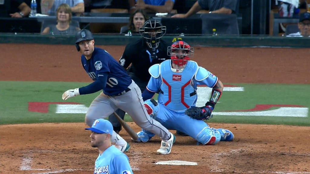 Eugenio Suárez's solo home run, 03/15/2023