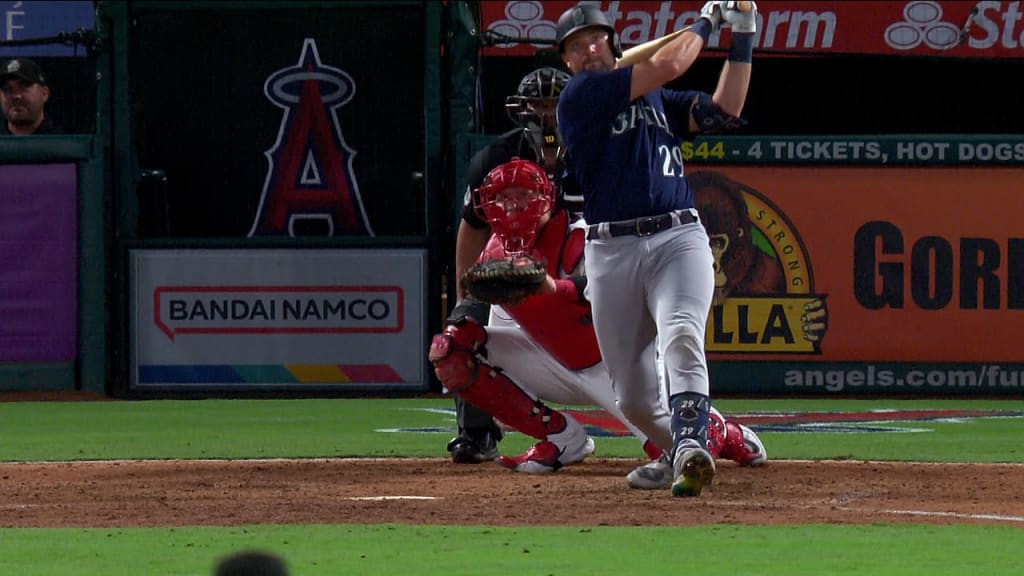 Eugenio Suarez sets team RBI-streak mark as M's top Angels