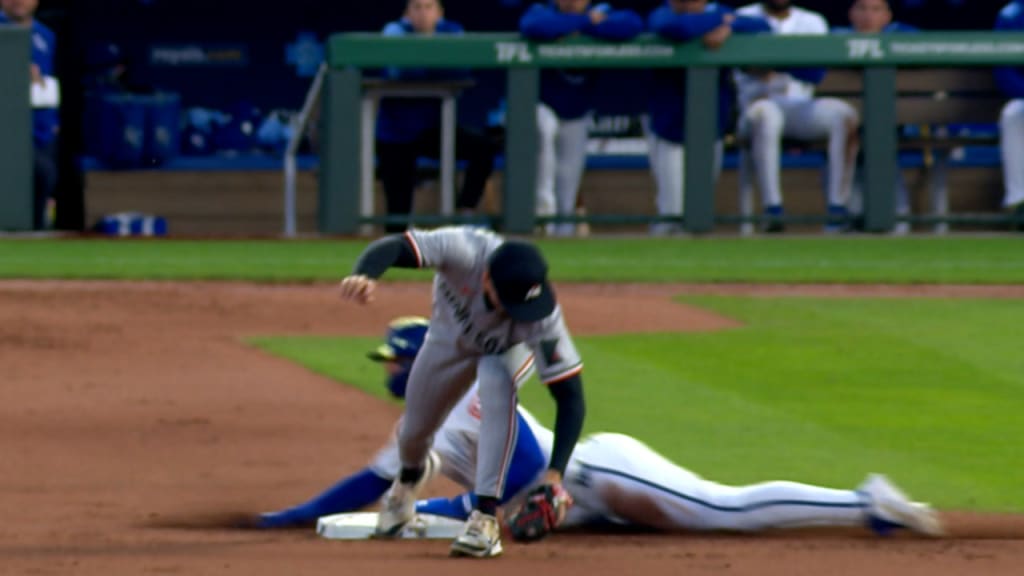 Bader makes incredible throw to double off Witt
