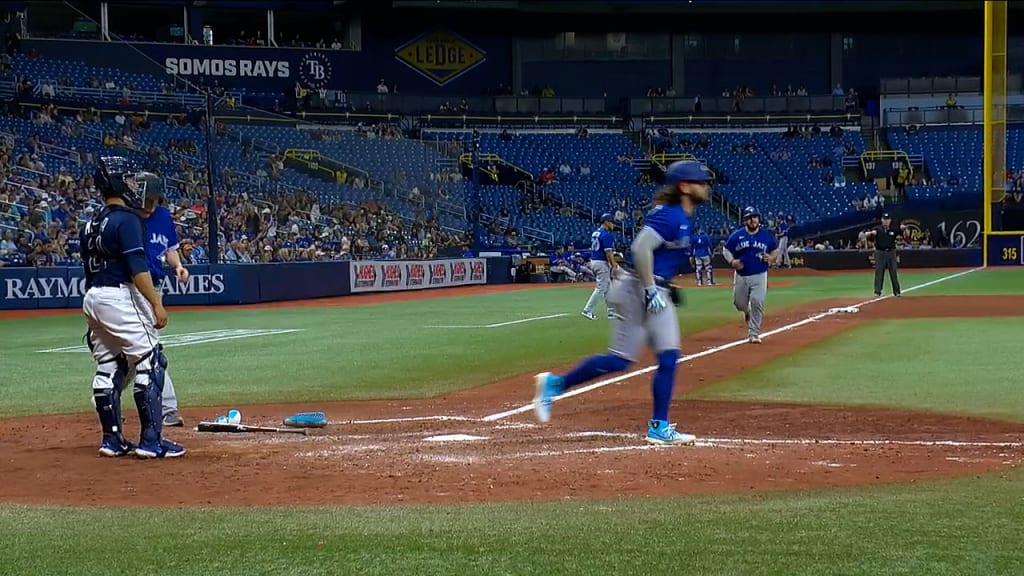 Show of respect: Blue Jays hold team meeting to announce