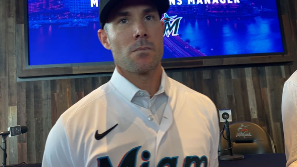 Marlins shuffle coaches reportedly because of 'confusion' with signs 