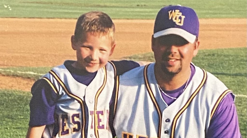 Cal Raleigh taught valuable lessons by father
