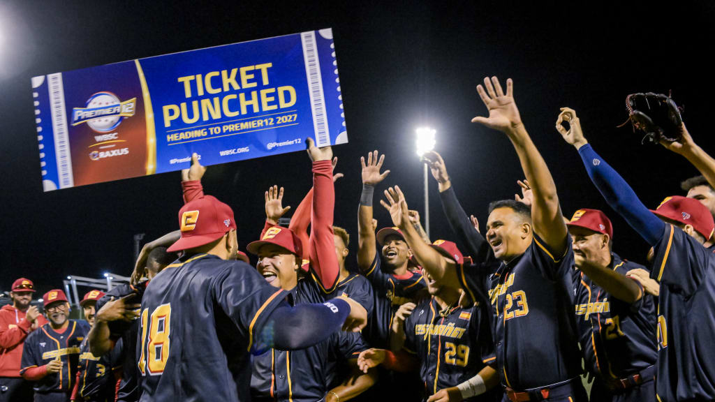The Spanish national baseball team celebrates qualifying for its first Premier12 tournament. Photo courtesy WBSC.