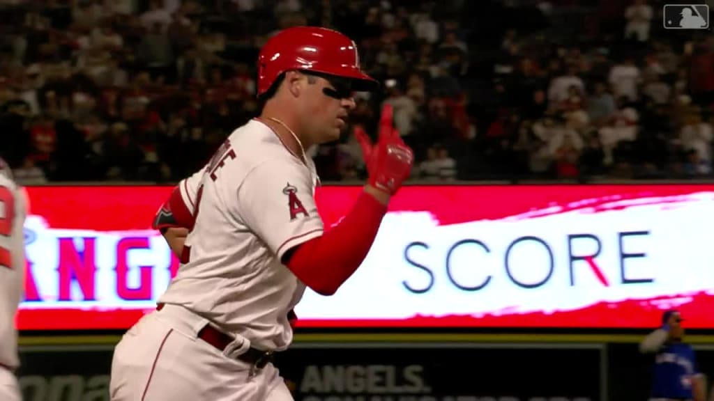 Mike Trout hits 3-run home run in win over Blue Jays