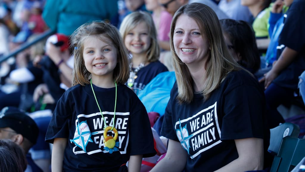 POSTGAME FAMILY SKATES ADD EXTRA FUN TO MARINERS GAMES