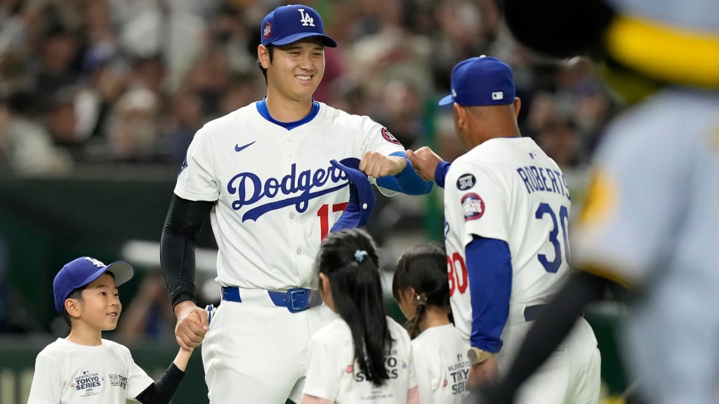 LIVE: Ohtani taking his cuts against Hanshin Tigers