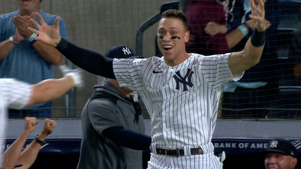 Yankees star Aaron Judge belts 'Field of Dreams' homer