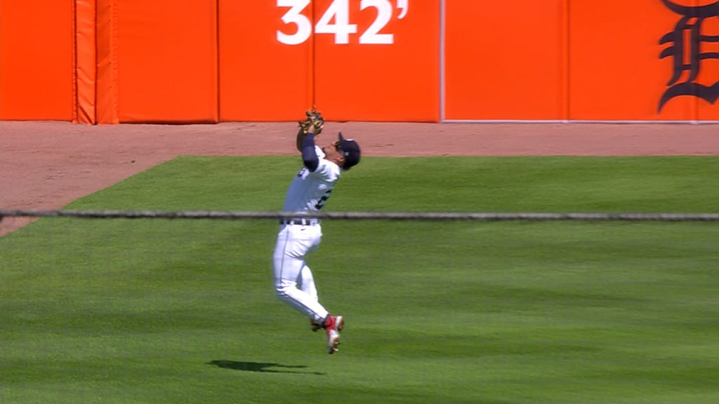 Watch: Catch Of The Year In Major League Baseball - The Spun