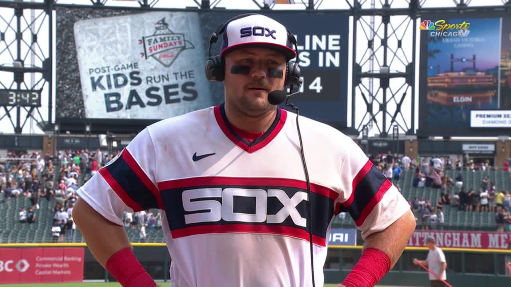 White Sox dress for success to top Mariners on Throwback Thursday