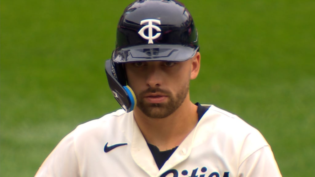Mariners Manager Blames Retro Uniforms For Poor Record