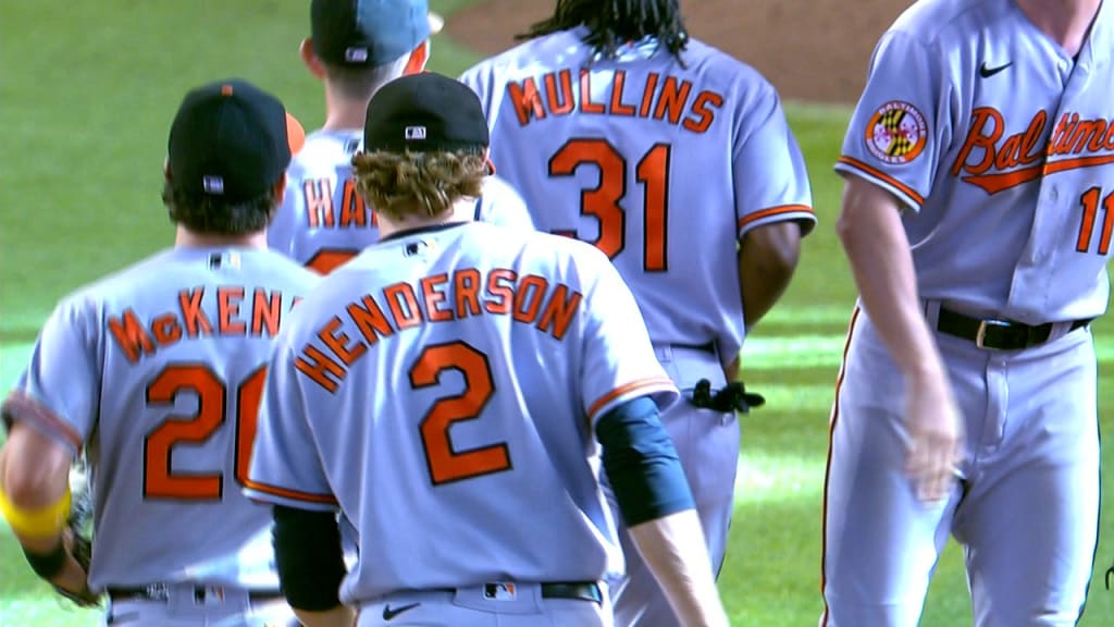 A look at the Orioles' record by uniform combination this season