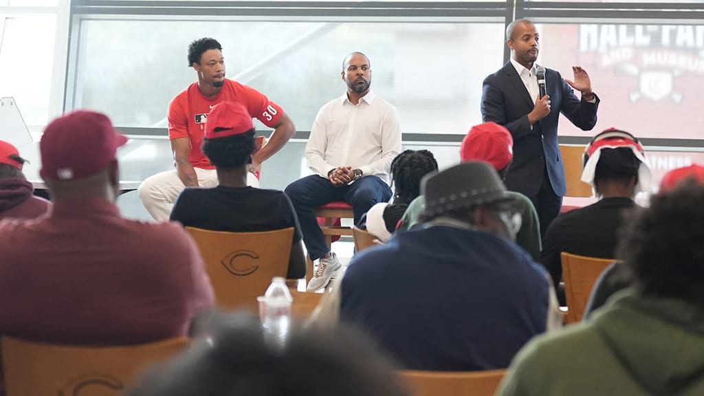 Will Benson and Barry Larkin held a Q&A session for participants.