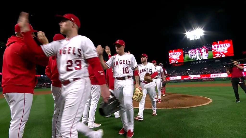 Mike Trout's three-run homer powers Los Angeles Angels' rally past Toronto  Blue Jays