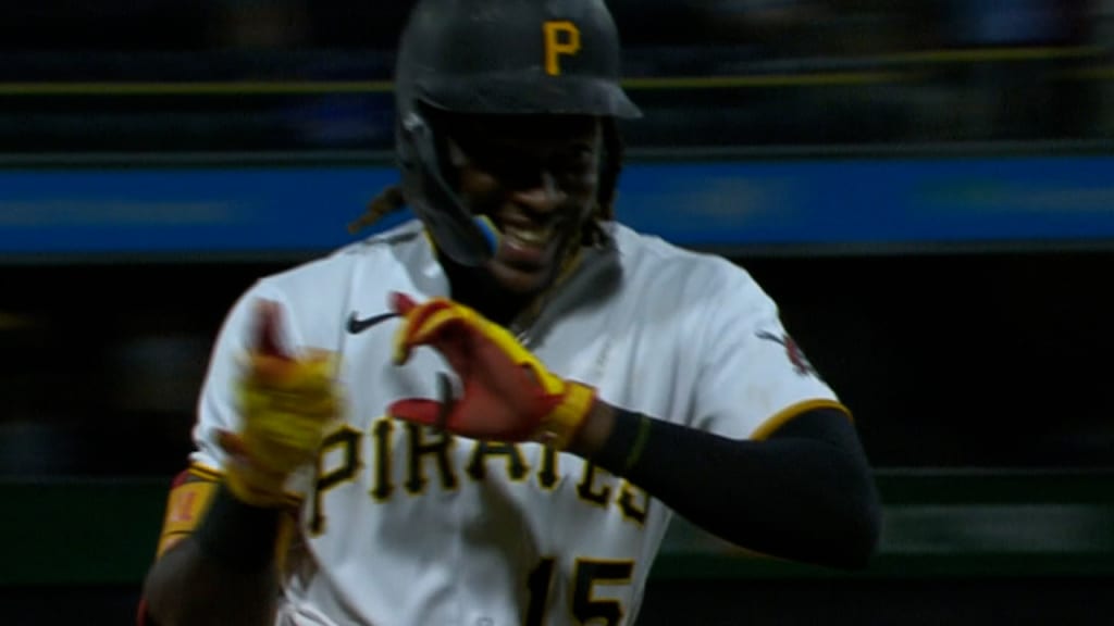 WATCH: Pirates Oneil Cruz Hits One-Handed Homer Into Allegheny River -  Fastball