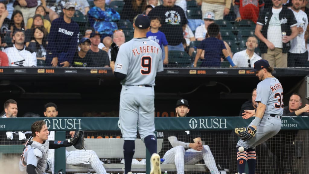 Dingler and McKinstry combine for a ridiculous catch