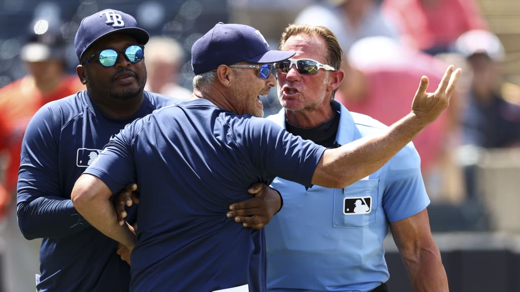 Kevin Cash ejected in the 8th inning