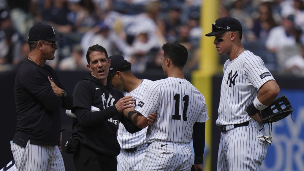 その他 anthony volpe Cherry parallel Anthony Volpe scores on a wild pitch | 06/01/2025 | New York