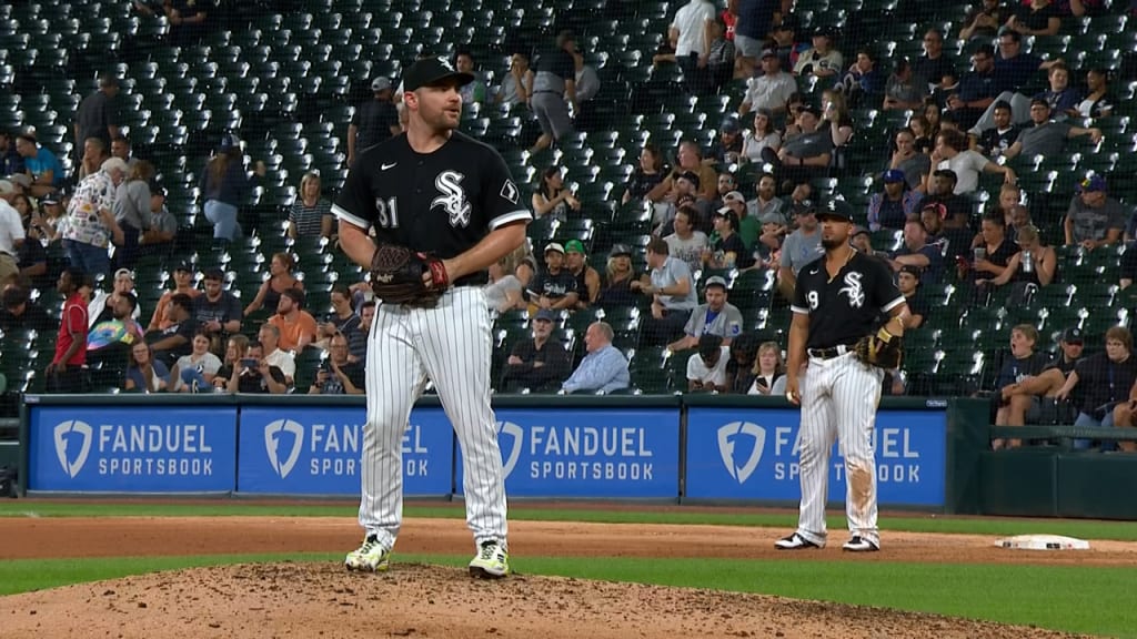 White Sox end 5-game skid behind Lynn, beat Royals 4-2