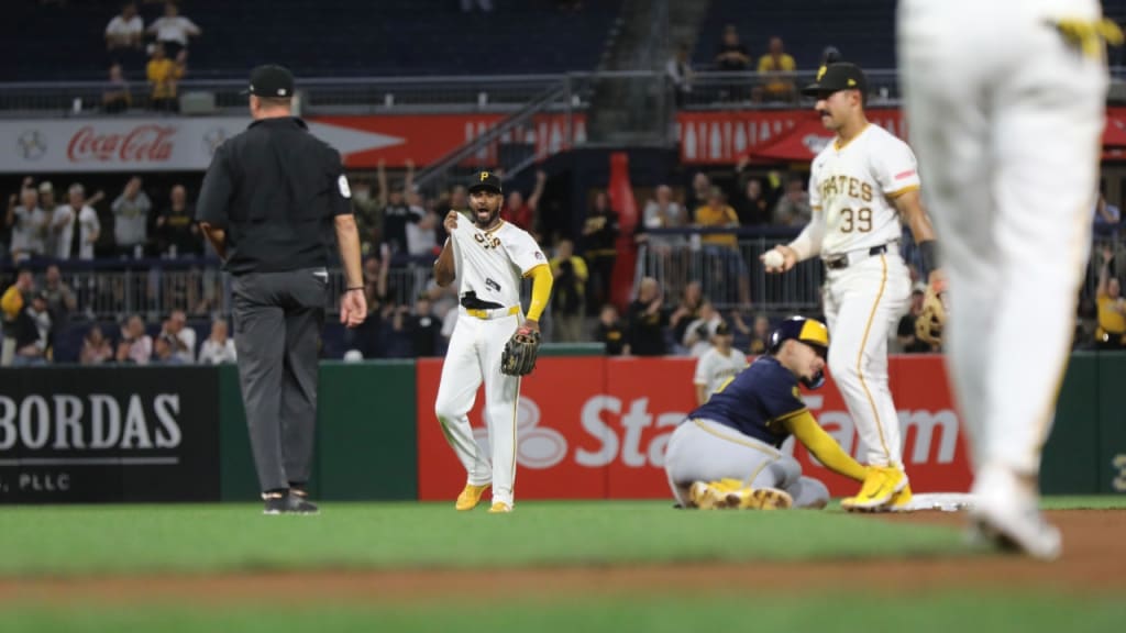 Bryan Reynolds willing to play first base for Pirates