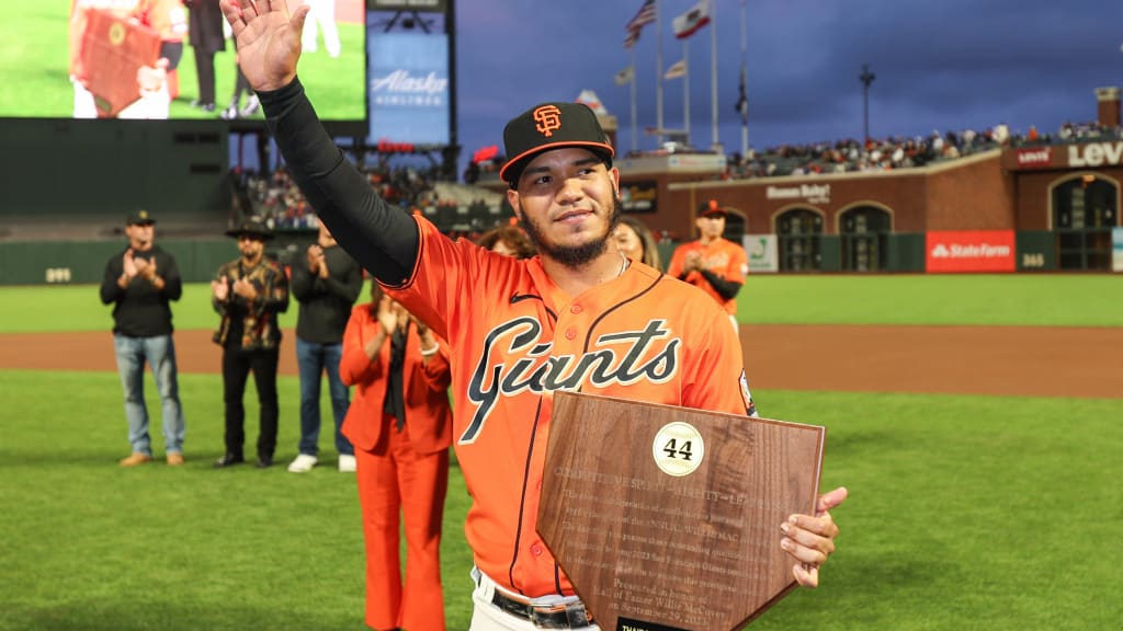 Congratulations to @thairo22estrada on winning the Giants' Willie Mac Award  👏