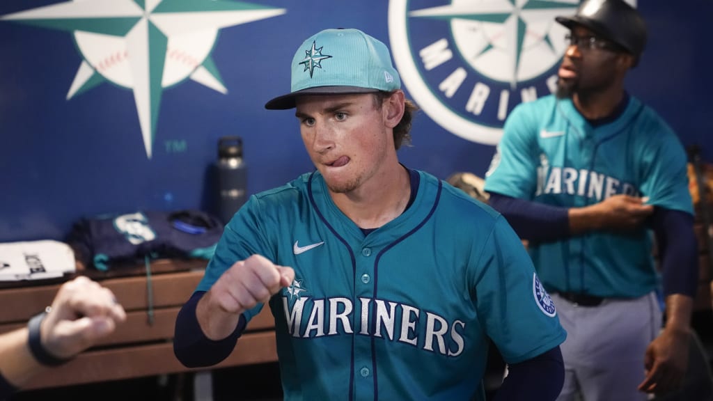 Mariners lock up Emerson -- and expect to see him in Seattle soon