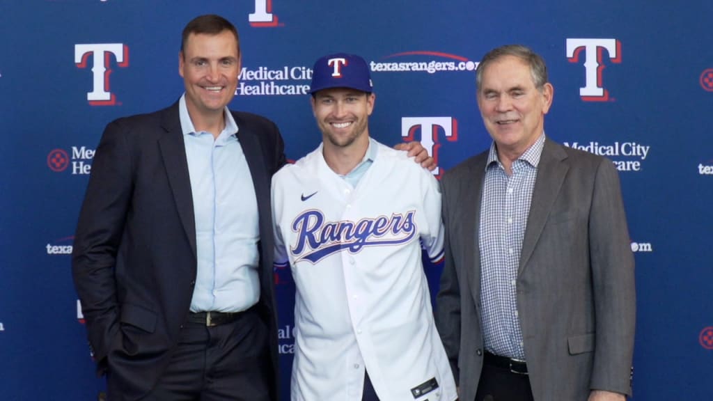 Jacob deGrom introduced by Rangers