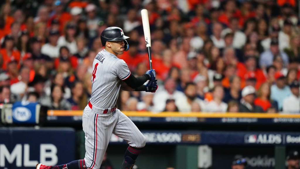 Carlos Correa's two-run single