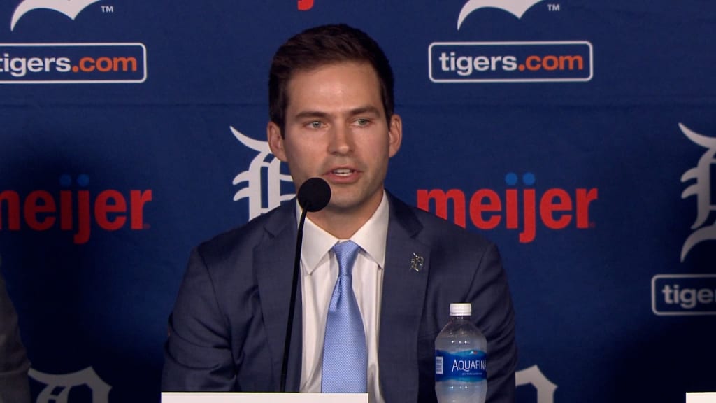 Scott Harris introduced by Tigers