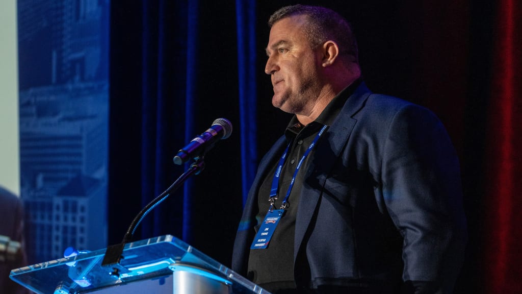 MLBPAA president Jim Thome addresses attendees. (Photo courtesy MLBPAA)