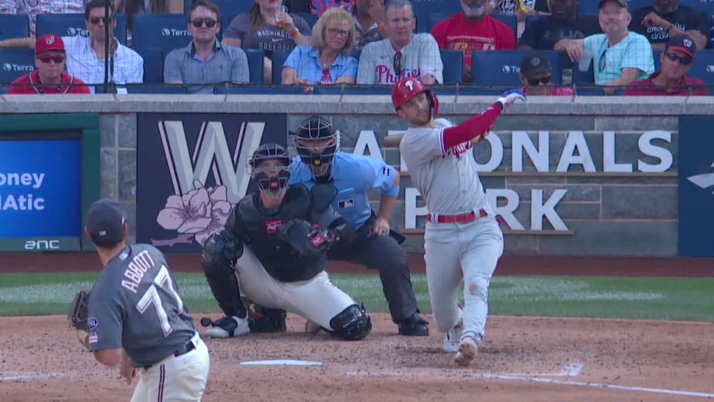 Phillies' eight-run inning