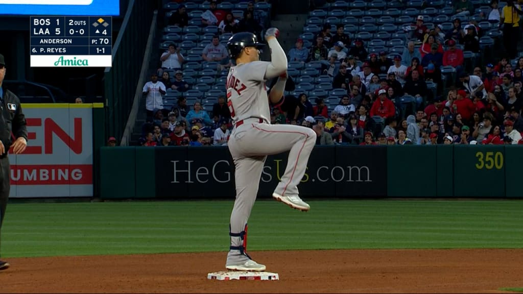 The new Mass Mutual sign shows the ball and strike count! : r/redsox