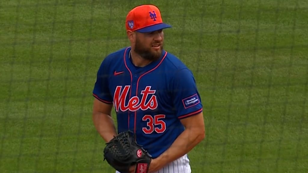 Adrian Houser's perfect spring outing 