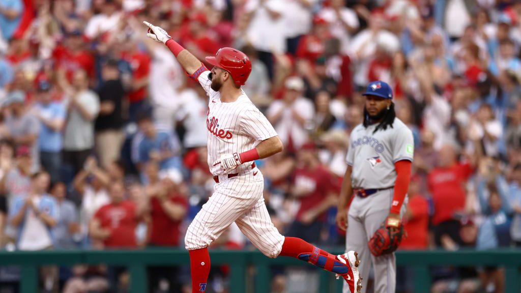 LIVE: Red-hot Phils passing the bat vs. Blue Jays