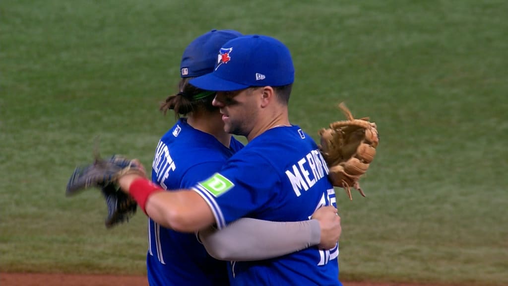 Why this Blue Jays lover caught a home-run ball and gave it to a
