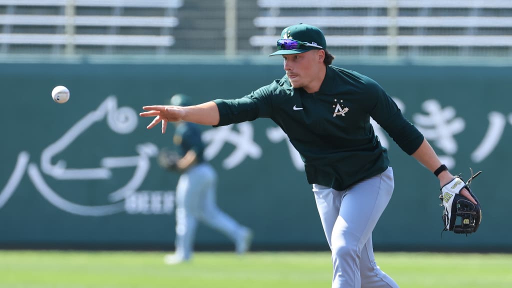 Travis Bazzana flips to second base while training with Team Australia. Photo by Scott Powick / Team Australia
