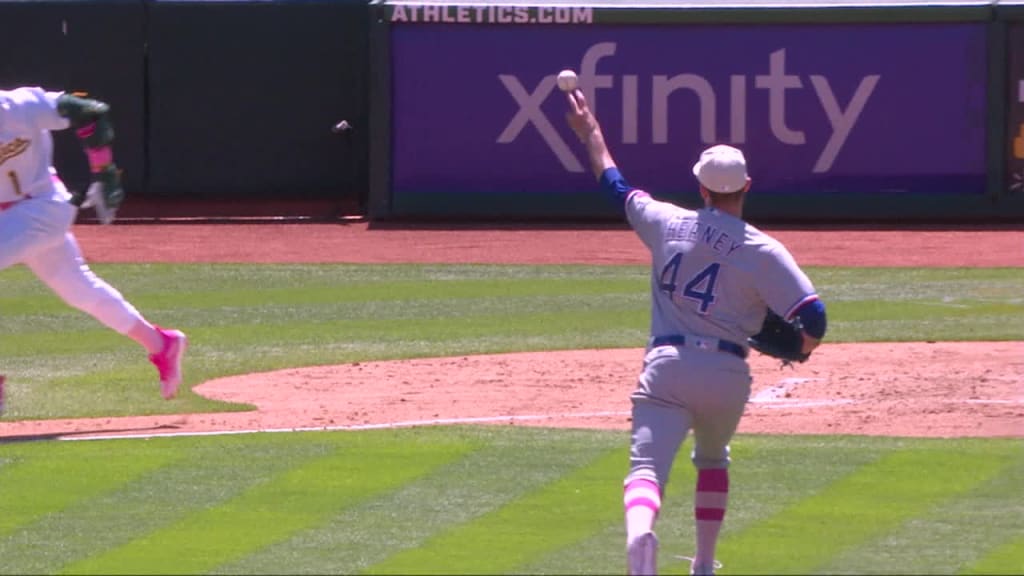 Adolis García hits grand slam in Rangers' eight-run inning