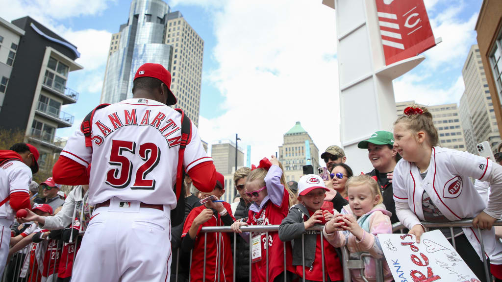 Reds players greet kids and sign autographs on Kids Opening Day