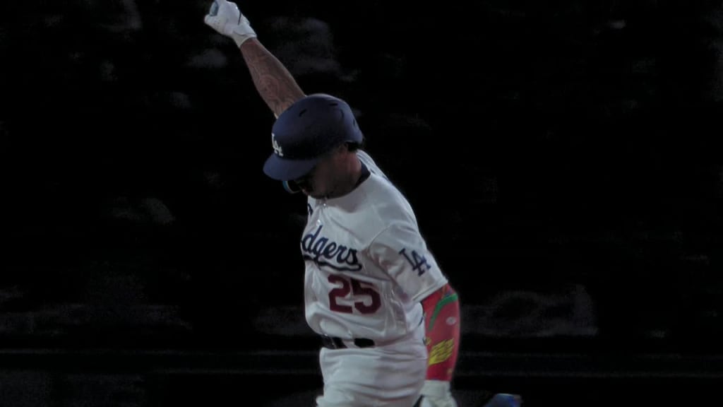 Recap: Julio Urías Struggles, Kolten Wong Hits Home Run In Dodgers' Loss To  Braves