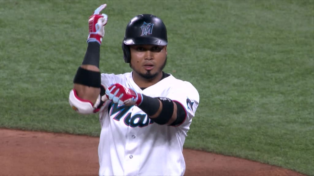Defending batting champion Luis Arraez hits for Marlins' first cycle in  franchise history