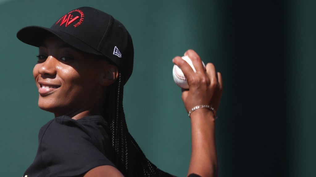 Mo'ne Davis was among the hundreds of women at the first WPBL tryout at the Nats' Youth Academy (Win McNamee/Getty Images)