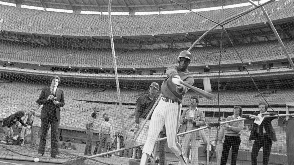 Darryl Strawberry takes batting practice at Shea Stadium before his big league debut on May 6, 1983. (AP)