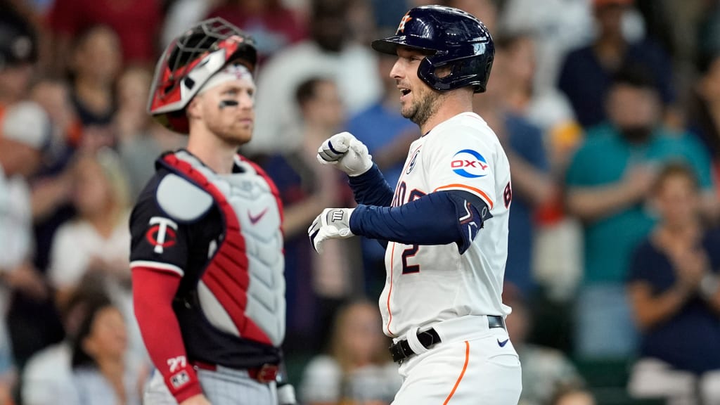 Twins, Astros trading power blows on Roku