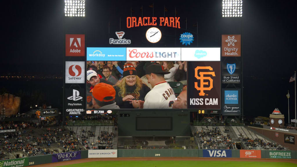 Linceblog: Another Asian-themed night at AT&T Park, but only the